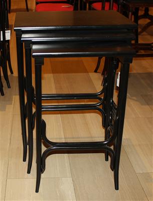 Dreiteiliger Tischsatz, - Mobili e arti decorative
