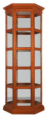 Seltenes Modell einer freistehenden Vitrine, - Möbel und dekorative Kunst