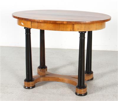 Ovaler Tisch im Biedermeier Stil, - Furniture