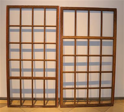 2 Holzfenster (nicht verglast), - Zahradní nábytek a ozdoby