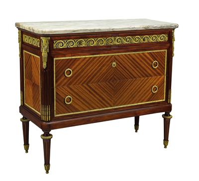 Kleine Kommode im Louis XVI-Stil, - Furniture