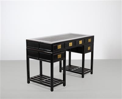 Schreibtisch in asiatischer Art, - Mobili