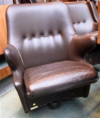 Drehsessel aus dem Nationalrats-Sitzungssaal, - A piece of democratic history - Parliament furniture