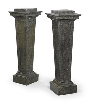 Pair of Neo-Classical bust columns, - Di provenienza aristocratica