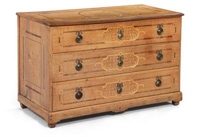 A provincial Neoclassical chest of drawers, - Rustikální nábytek