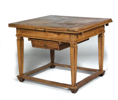 A provincial Josephinian expansion table, - Rustikální nábytek