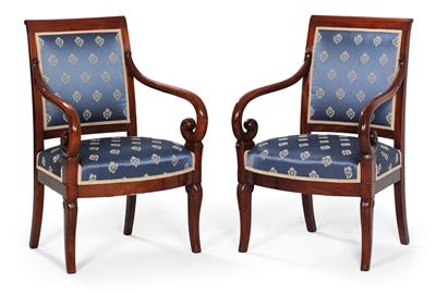 Pair of armchairs, - Nábytek, koberce