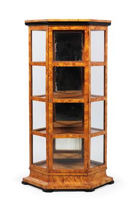 Hexagonal vitrine - Furniture