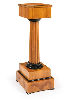 Bust stand, - Furniture