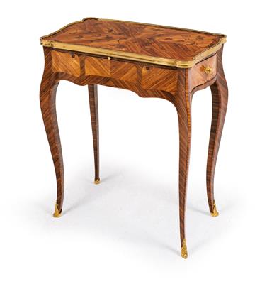 Salon side table in Louis XV style, - Nábytek, koberce