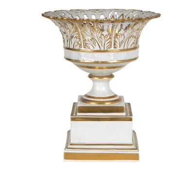 Centrepiece with base, - Di provenienza aristocratica