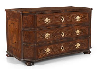 Large chest of drawers in the Baroque style, - Furniture