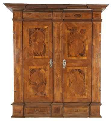 Large Baroque hall cupboard, - Nábytek, koberce