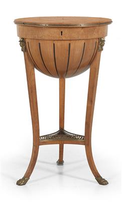 A half globe sewing table, - Mobili