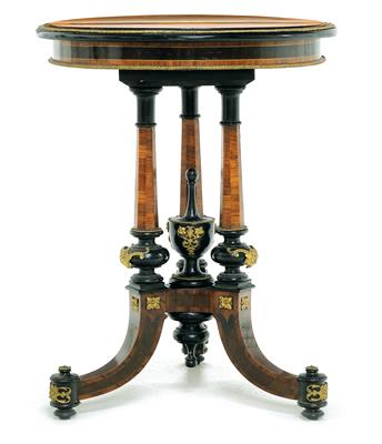 A round salon side table, - Majetek aristokratického původu a předměty důležitých proveniencí