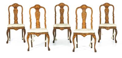 A set of 5 high back chairs, - Majetek aristokratického původu a předměty důležitých proveniencí