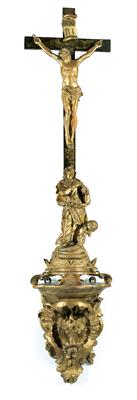 A free-standing crucifix, - Majetek aristokratického původu a předměty důležitých proveniencí