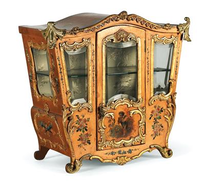 A table display cabinet, - Di provenienza aristocratica