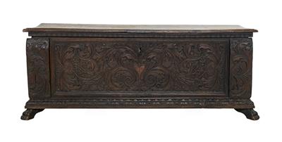 Italian Early Baroque coffer, - Nábytek