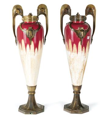 Pair of Art Deco Vases, - Nábytek