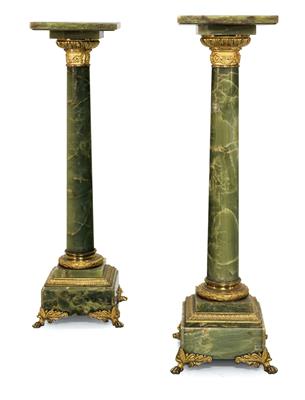 Pair of flower or bust stands, - Furniture and Decorative Art