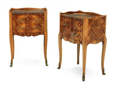 Pair of small French side cabinets, - Nábytek