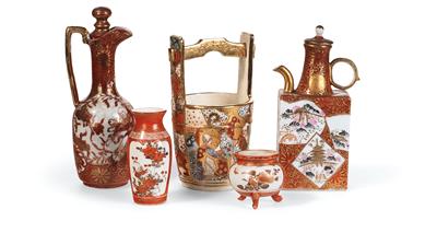 2 Kutani Kannen, 1 kleine Vase, 1 kleiner Topf ohne Deckel, 1 Satsuma Gefäß, Japan, Meiji/Taisho Zeit - Aus aristokratischem Besitz und bedeutender Provenienz