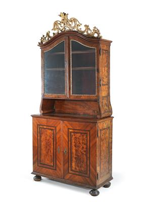 A Baroque display cabinet, - Di provenienza aristocratica