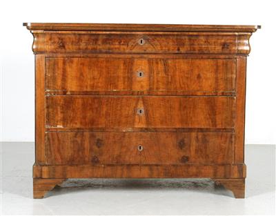 A chest of drawers, - Di provenienza aristocratica