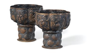 A pair of historicist beakers, - Di provenienza aristocratica