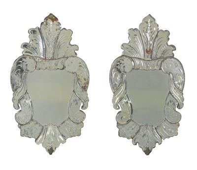 A pair of small wall mirrors in Venetian style, - Majetek aristokratického původu a předměty důležitých proveniencí