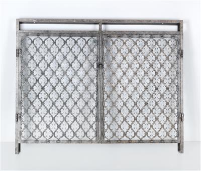 A large fireplace screen, - Furniture and Decorative Art