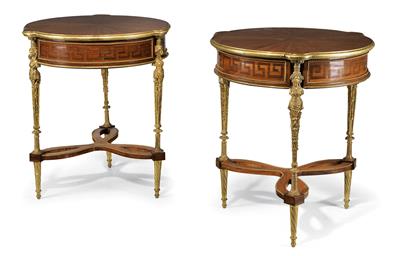 A pair of round salon side tables, - Mobili e arti decorative