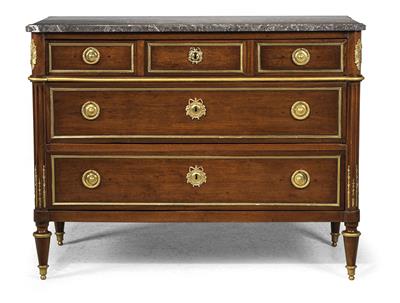 A chest of drawers, - Furniture and Decorative Art