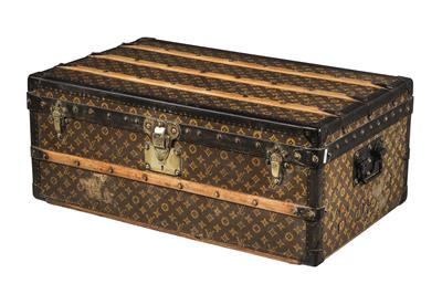 A Louis Vuitton trunk, - Furniture and Decorative Art