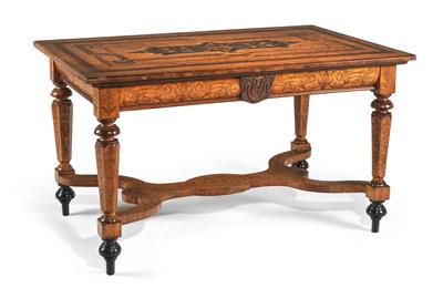 A rectangular English table, - Furniture and Decorative Art