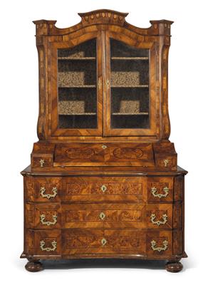 A cabinet on chest, - Nábytek