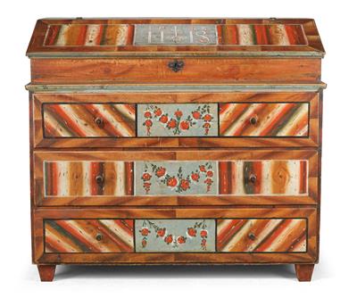 A Chest of Drawers with Reading and Writing Desk, - Rustikální nábytek