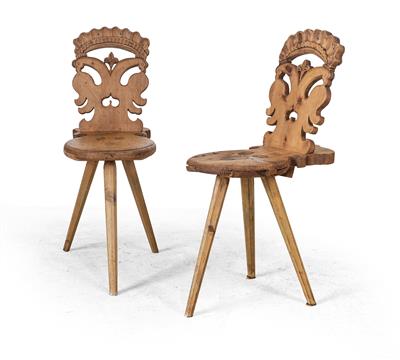 A Pair of Three-Leg Plank Chairs, - Rustikální nábytek