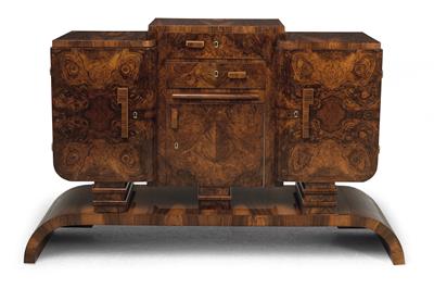 An Art Deco Sideboard, - Nábytek