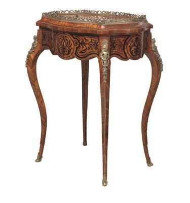 A small Napoleon III Salon Table, - Mobili e arti decorative
