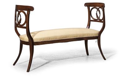 A Dainty Settee, - Mobili e arti decorative