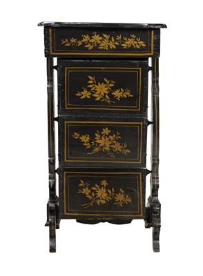 A Small Chinoiserie Side Table, - Asie, starožitnosti a nábytek - Část 2