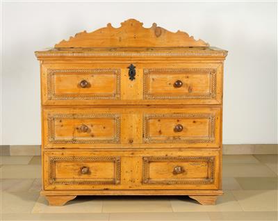 A Chest of Drawers from Pinzgau, - Mobili