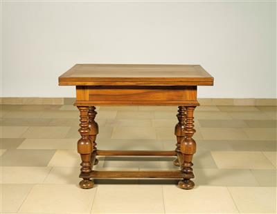 A Provincial Extending Table, - Furniture