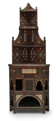 A Unusual Corner Cabinet in Moorish Style, - Di provenienza aristocratica