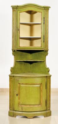 A Baroque Corner Display Cabinet, - Lidový nábytek