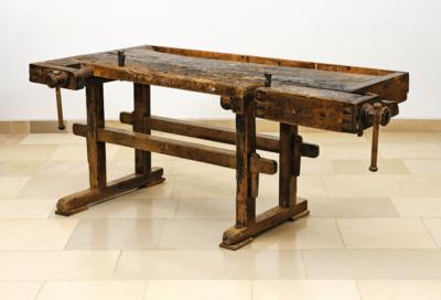 A Large Workbench, - Mobili rustici