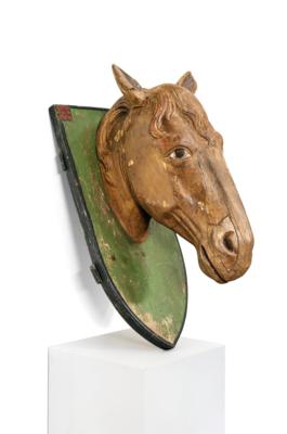 A Large Horse’s Head, - Lidový nábytek