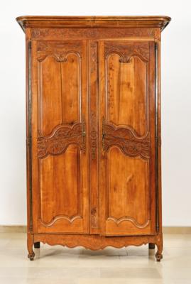 A Large Provincial French Cabinet, - Lidový nábytek